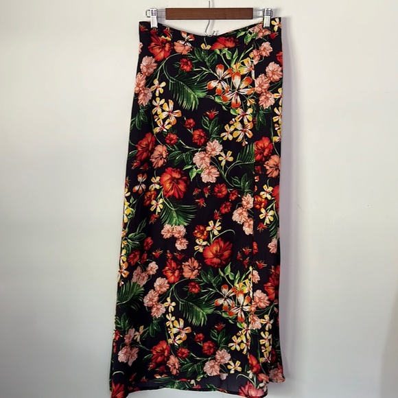 Lush Hawaiian floral side slit skirt - Picture 3 of 8